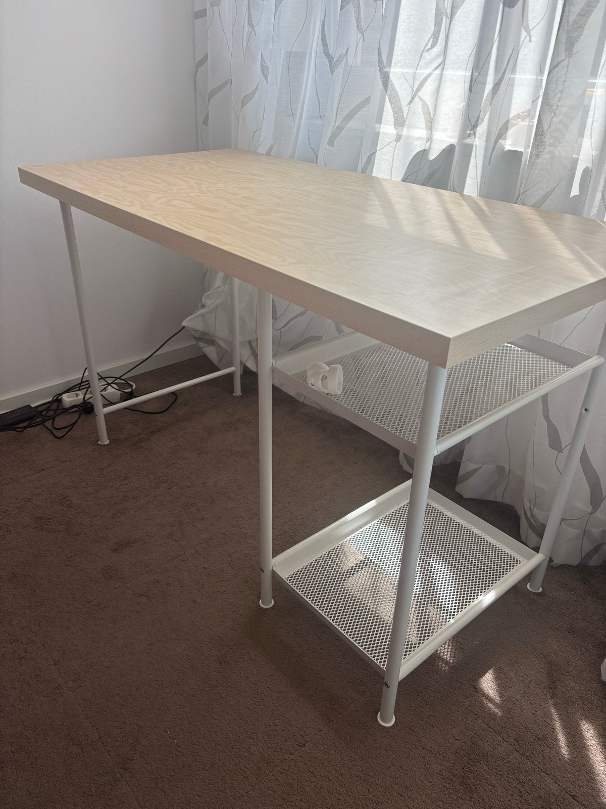 IKEA Linnmon bureau met Spand poten en planken 120x60cm, Ophalen, Opbergruimte, 120 cm, Spaanplaat of MDF