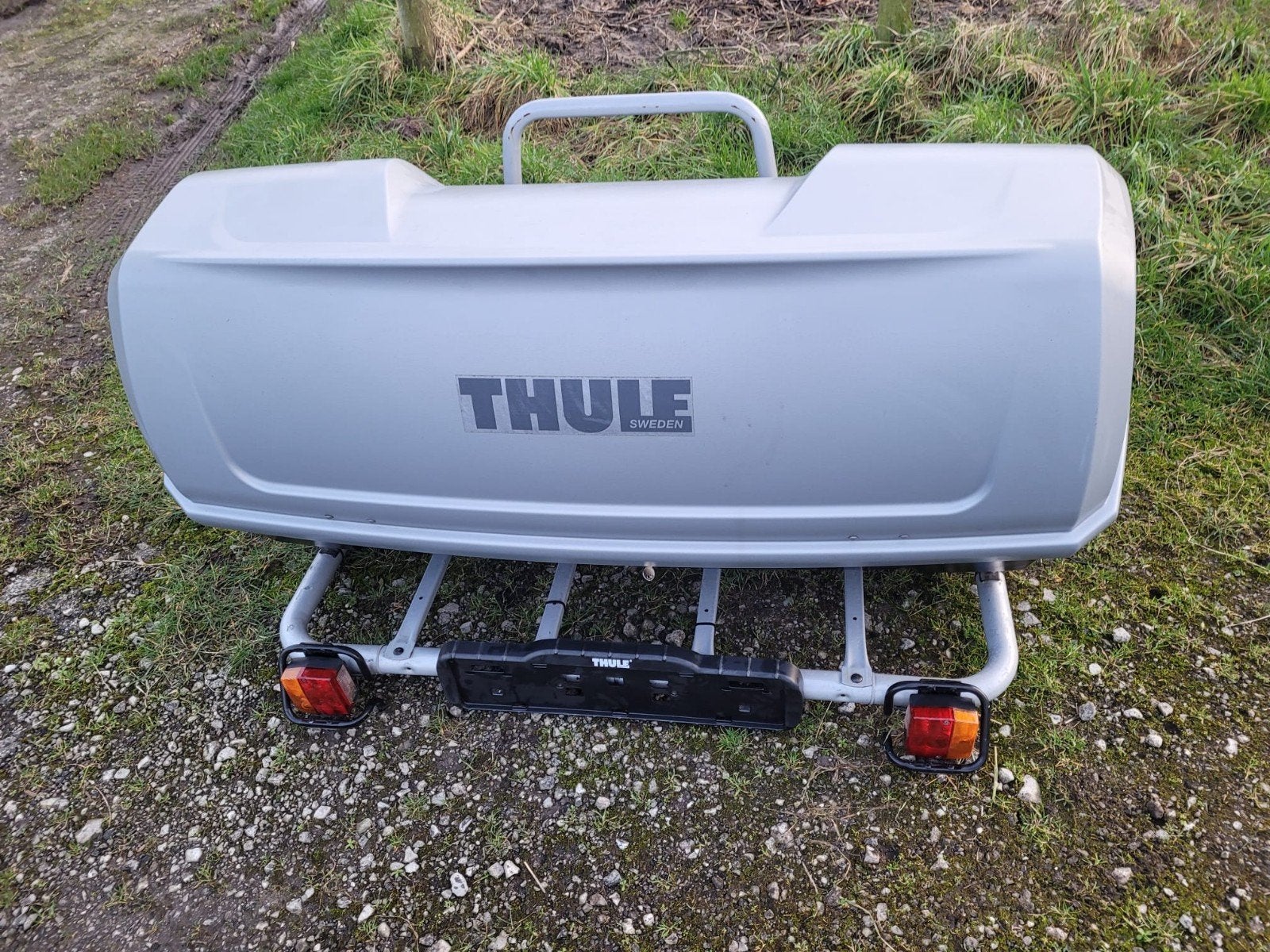 Te koop aangeboden een Robuuste thule trekhaak koffer 900 in, Ophalen, Gebruikt
