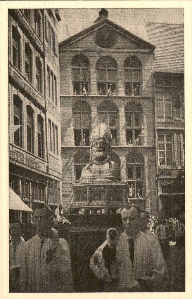 Borstbeeld van Sint Servaas - tegen gevel van het Dinghuis, Ophalen of Verzenden, 1920 tot 1940, Ongelopen, Noord-Brabant