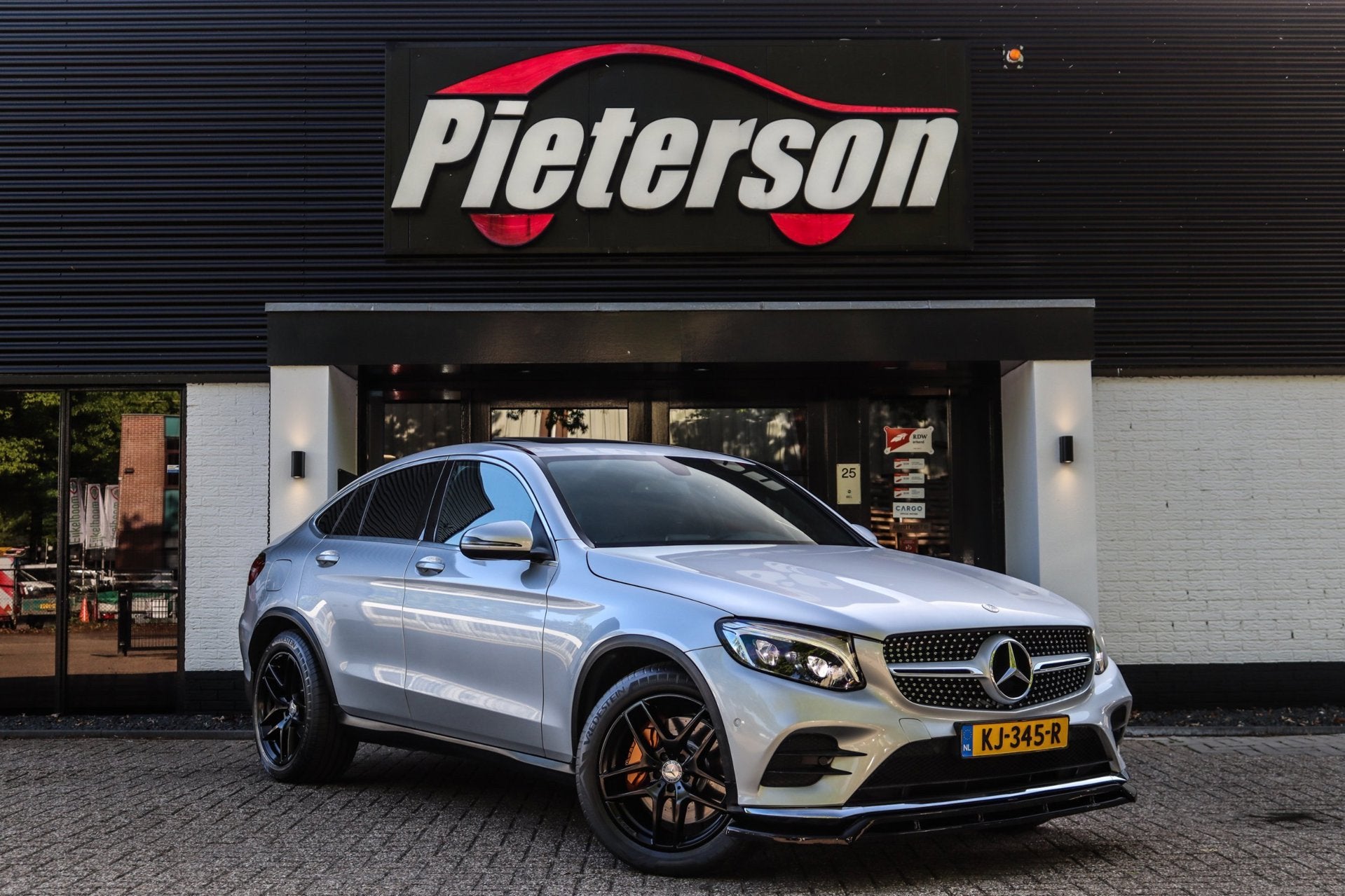 Mercedes-Benz GLC-klasse Coupé 220 d 4MATIC AMG PANO NAP, Auto's, Automaat, Gebruikt, Bedrijf, Diesel