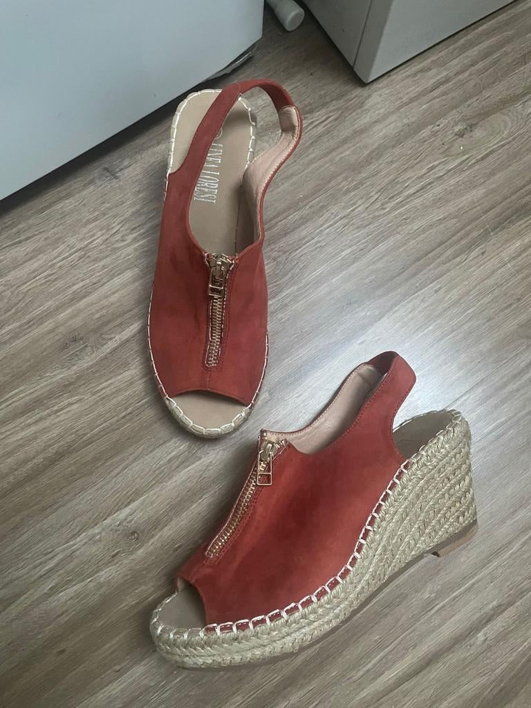 Kaneel kleur.espadrille sleehakken met rits - Maat 37, Zo goed als nieuw, Espadrilles of Moccasins, Rood, FINCA LORENZI