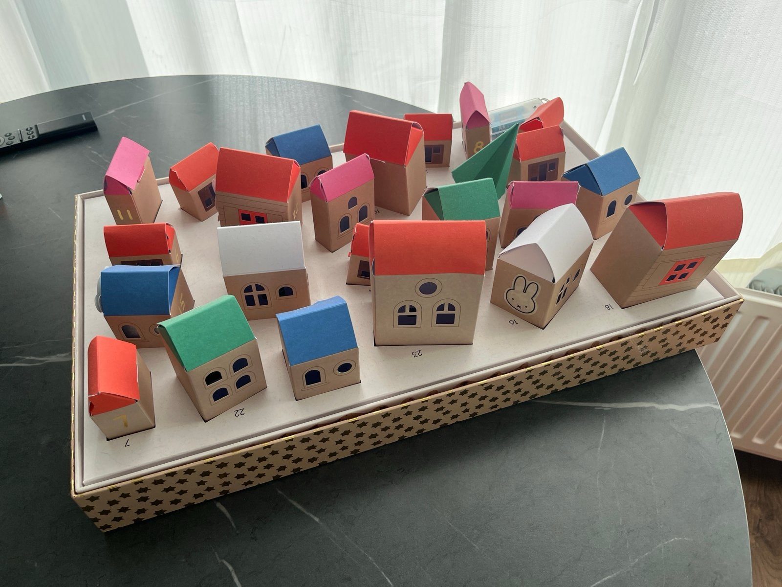 Miffy Countdown Kalender - Knutselset Huisjes, Ophalen, Overige thema's, Nieuw, Meerkleurig