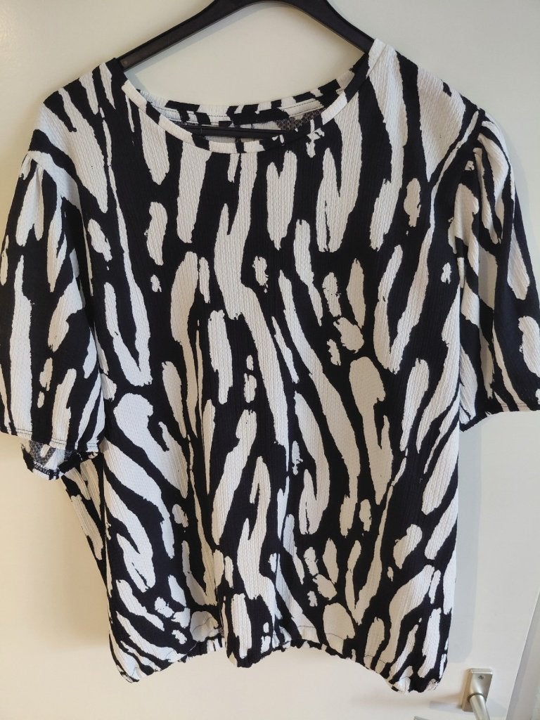 Top XL zwart wit, Kleding | Dames, Meerkleurig, Maat 46/48 (XL) of groter, Ophalen of Verzenden, Zo goed als nieuw