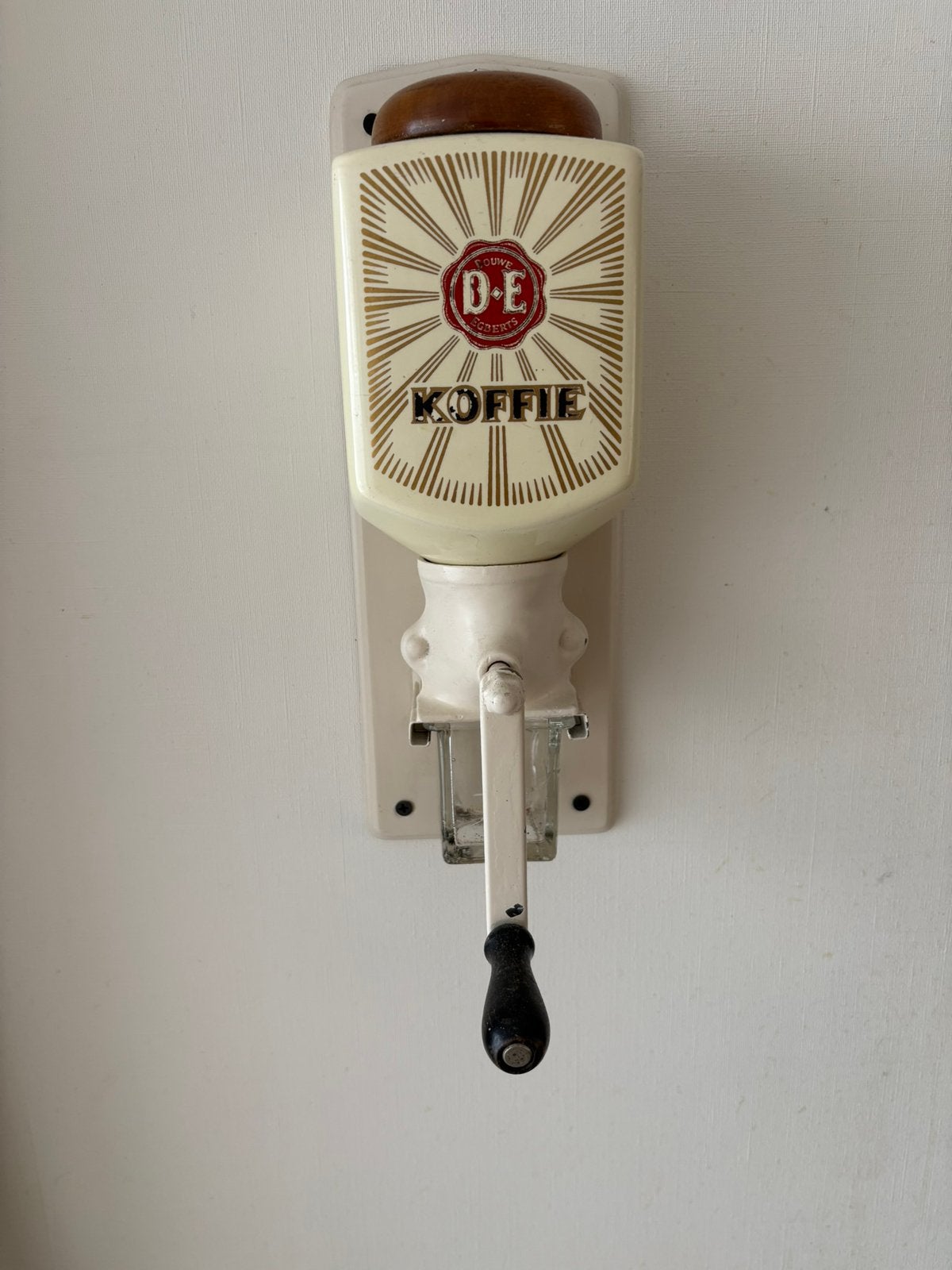D.E. Koffiemolen, Ophalen