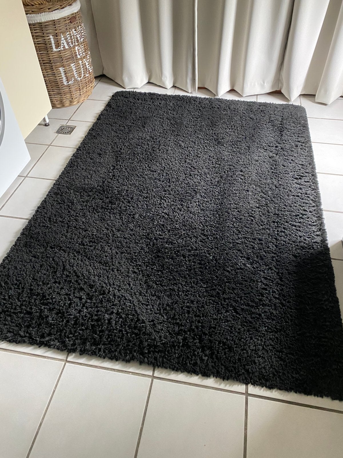 Karpet zwart, Ophalen, 100 tot 150 cm, Zwart, Zo goed als nieuw