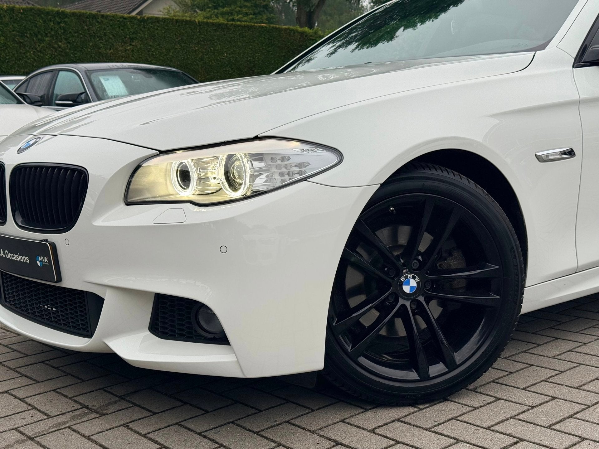 BMW 5-serie 520i High Executive M Sport|Nieuwe Ketting|19 in, Auto's, Automaat, Gebruikt, Zwart, 4 cilinders