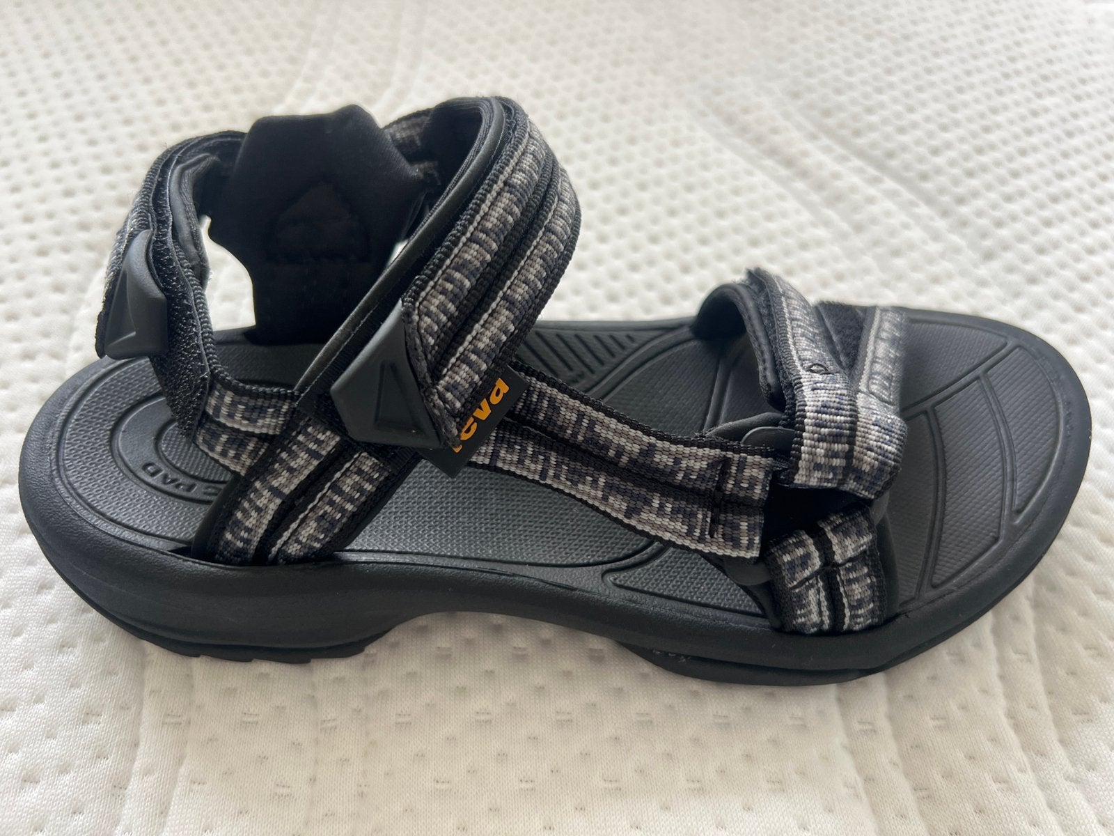 NIEUW Teva TERRA FI LITE maat 36, Zwart, Nieuw, Sandalen of Muiltjes, Ophalen of Verzenden