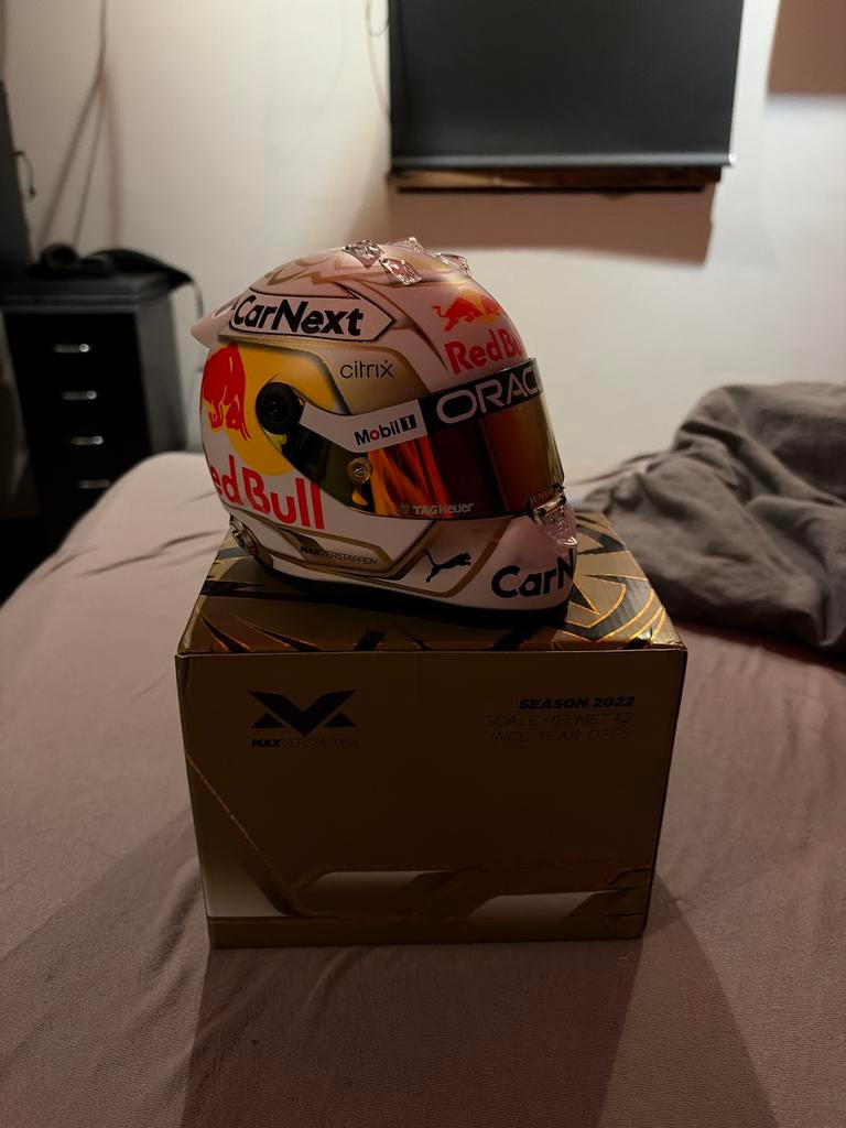 Max Verstappen schaalmodel helm 2022 (1:2), Ophalen of Verzenden, Zo goed als nieuw, Formule 1