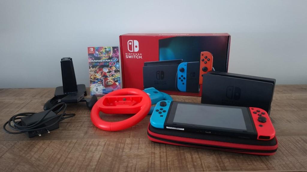 Nintendo Switch met 1 game en accessoires, Met games, Met 2 controllers, Ophalen of Verzenden, Zo goed als nieuw