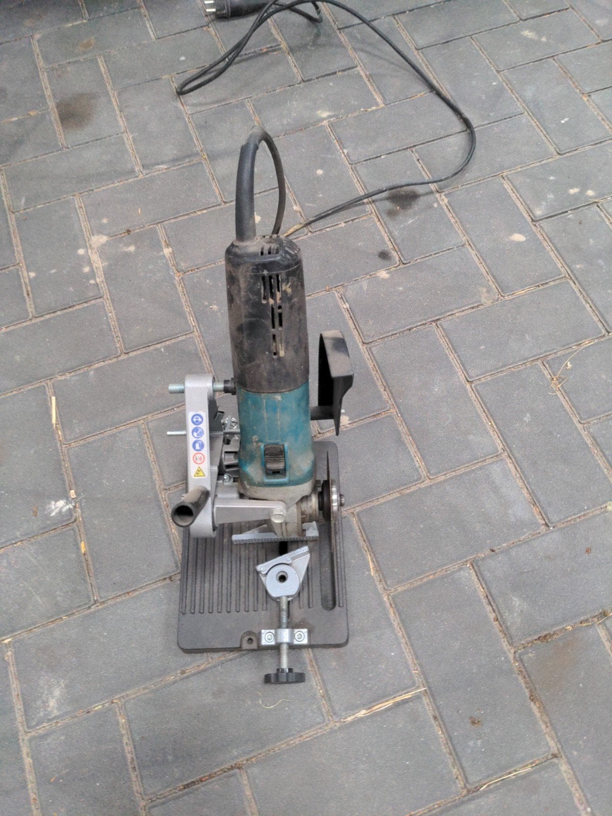 Makita haakse slijper op standaard, Ophalen, Gebruikt, Haakse handslijpmachine
