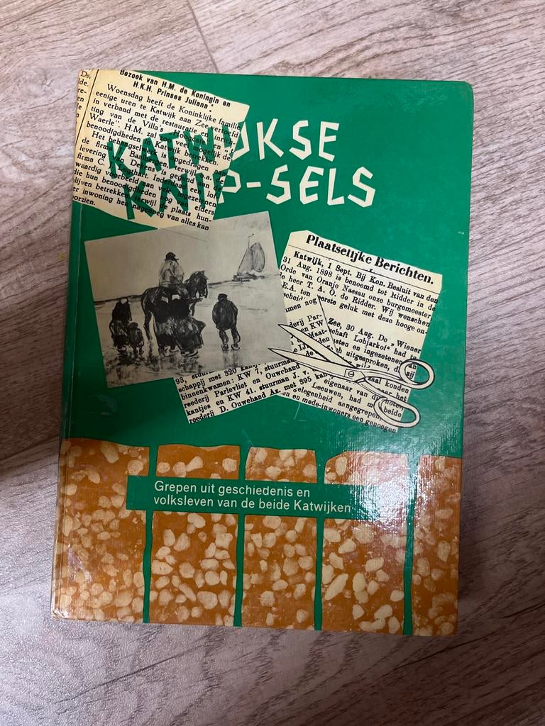 Katwijkse keanteknipsels. Boek over Katwijk, Ophalen of Verzenden, Zo goed als nieuw