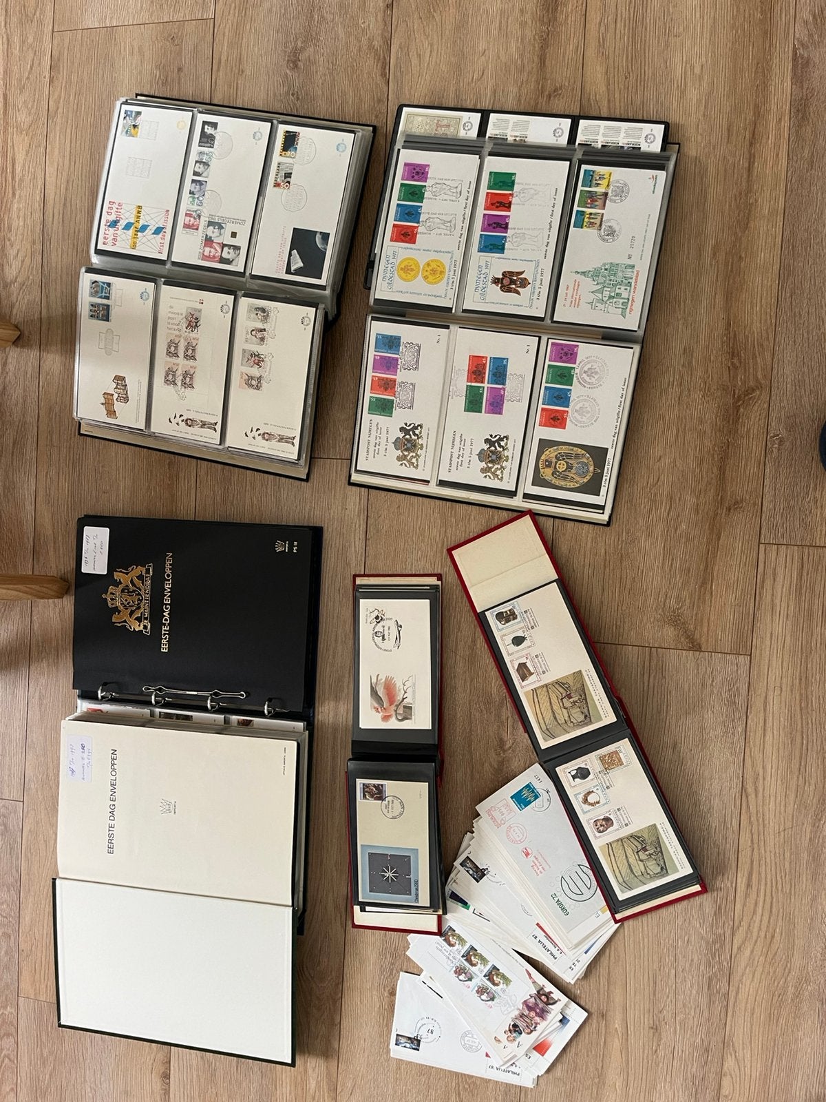 Eerstedagenveloppen in albums, diverse landen, Ophalen, Nederland