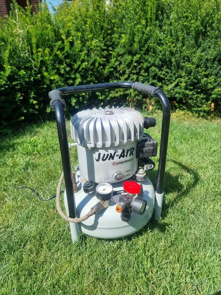 Jun air compressor 6-10, Ophalen, Gebruikt, 6 tot 10 bar, Minder dan 200 liter/min