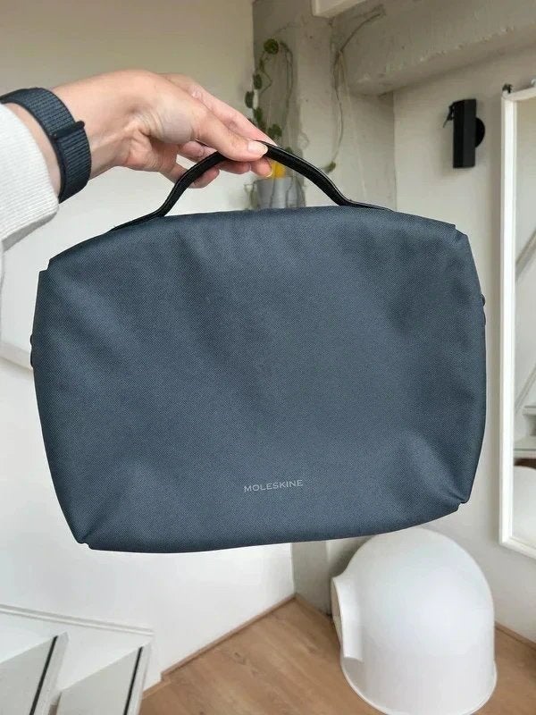 Moleskine waterproof 13/14 inch laptop bag, Computers en Software, Laptoptassen, Grijs, Ophalen of Verzenden, Zo goed als nieuw