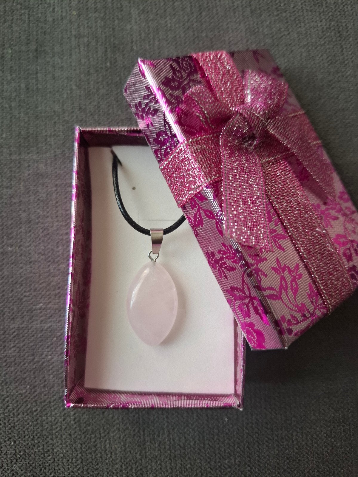 Ketting natuursteen hanger Rozenkwarts steen edelsteen, Sieraden, Tassen en Uiterlijk, Kettingen, Met edelsteen, -, -, Nieuw