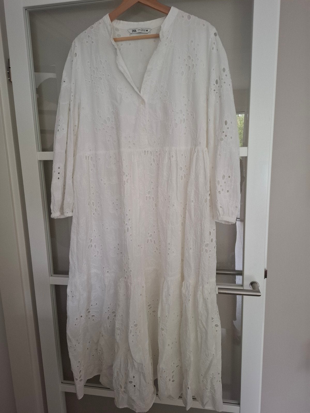Witte Ibiza/Bohemian Jurk Zara Maat 44, Kleding | Dames, Maat 42/44 (L), Ophalen of Verzenden, Gedragen, Onder de knie