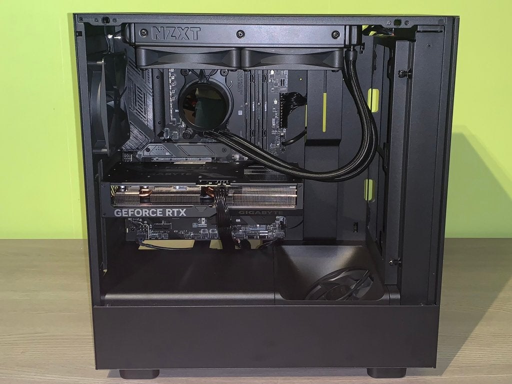 Krachtige Gaming PC RTX 4070 | 7800X3D | 32GB DDR5 | 2TB SSD, Computers en Software, Ophalen, Zo goed als nieuw