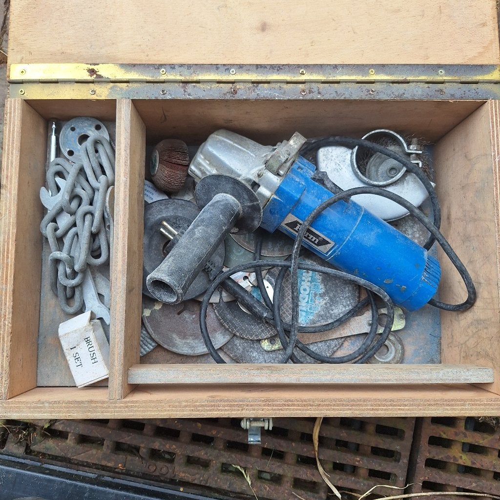 Ferm haakse slijper, Ophalen, Minder dan 700 watt, Haakse handslijpmachine