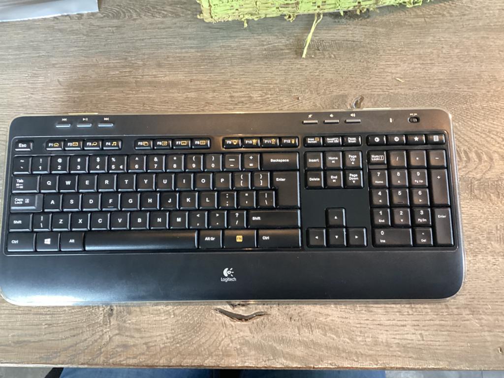 Logitech K520 draadloostoetsenbord, Ophalen of Verzenden