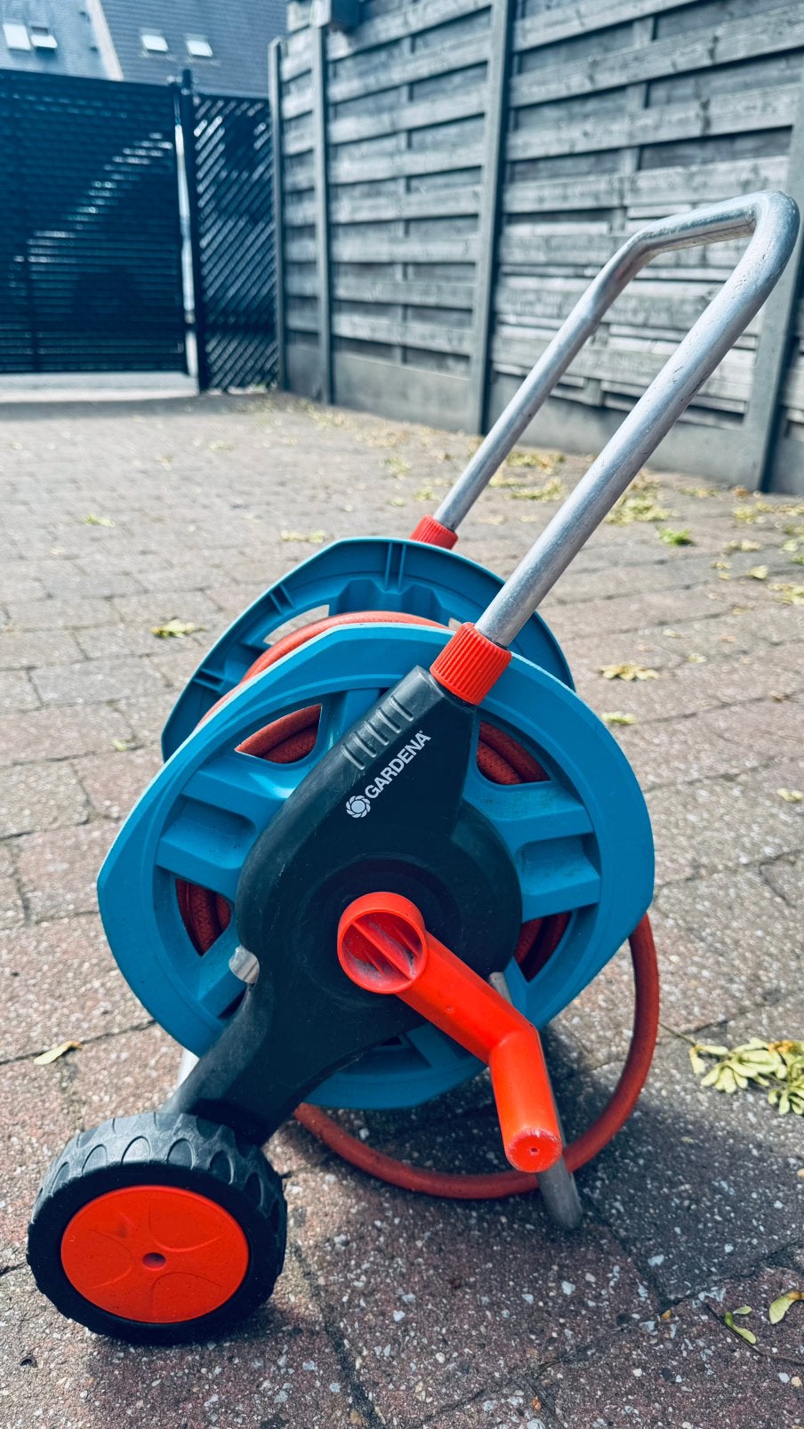 Gardena haspel met tuinslang + extra tuinslang, Tuin en Terras, Ophalen, Zo goed als nieuw, Tuinslang