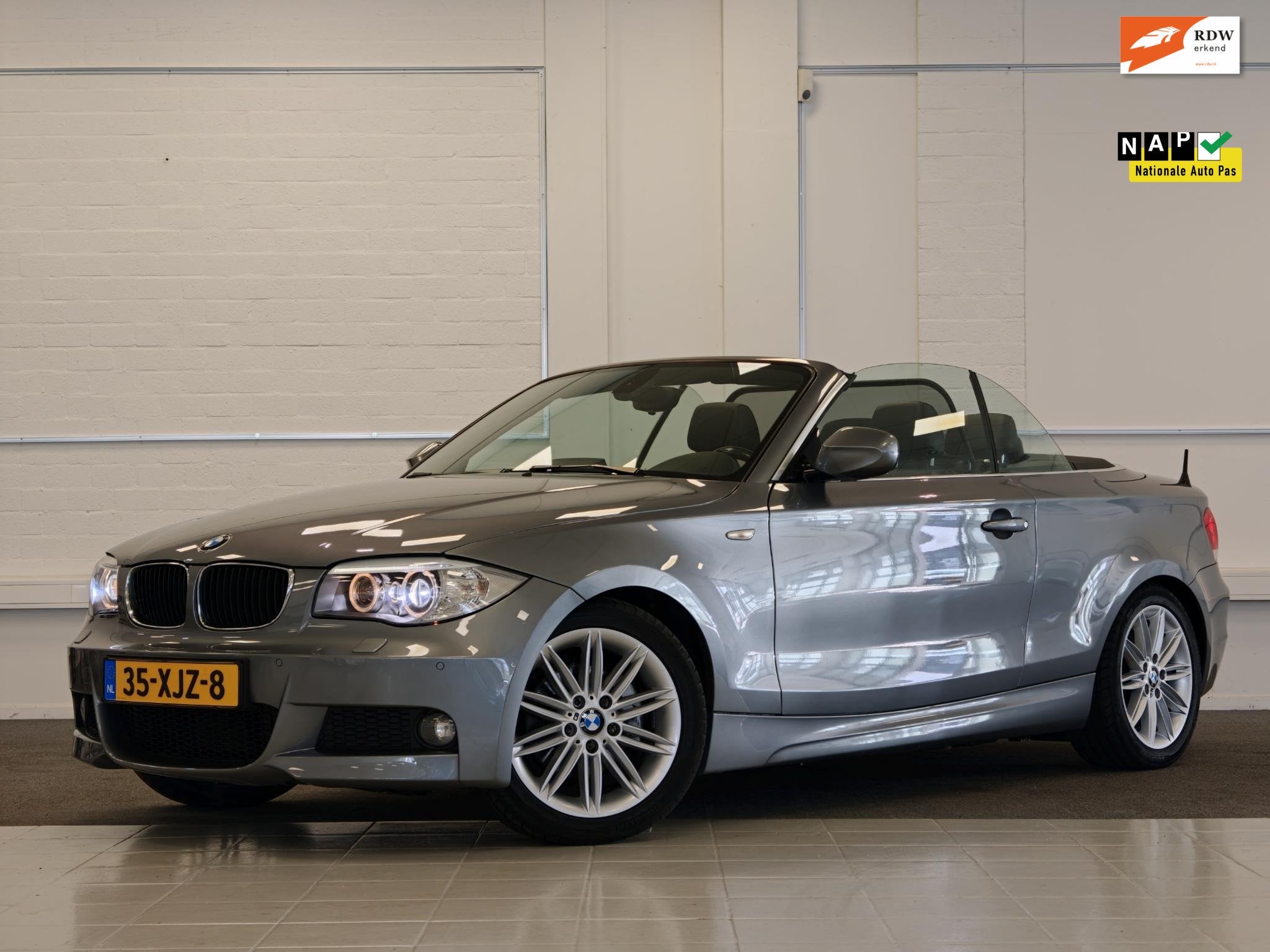 BMW 1-serie Cabrio 118i High Executive M Sport Leder Xenon W, Euro 5, Achterwielaandrijving, Zwart, Cabriolet
