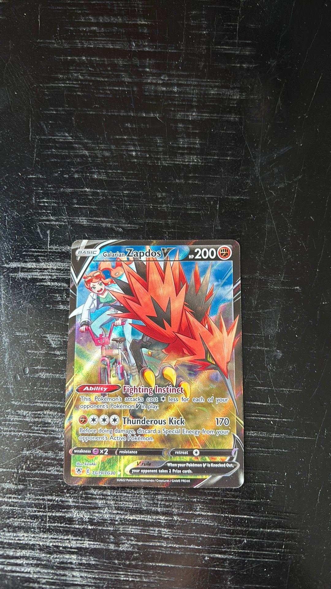 Pokemon kaart Galarian Zapdos Astral Radiance, Hobby en Vrije tijd, Verzamelkaartspellen | Pokémon, Ophalen of Verzenden, Zo goed als nieuw