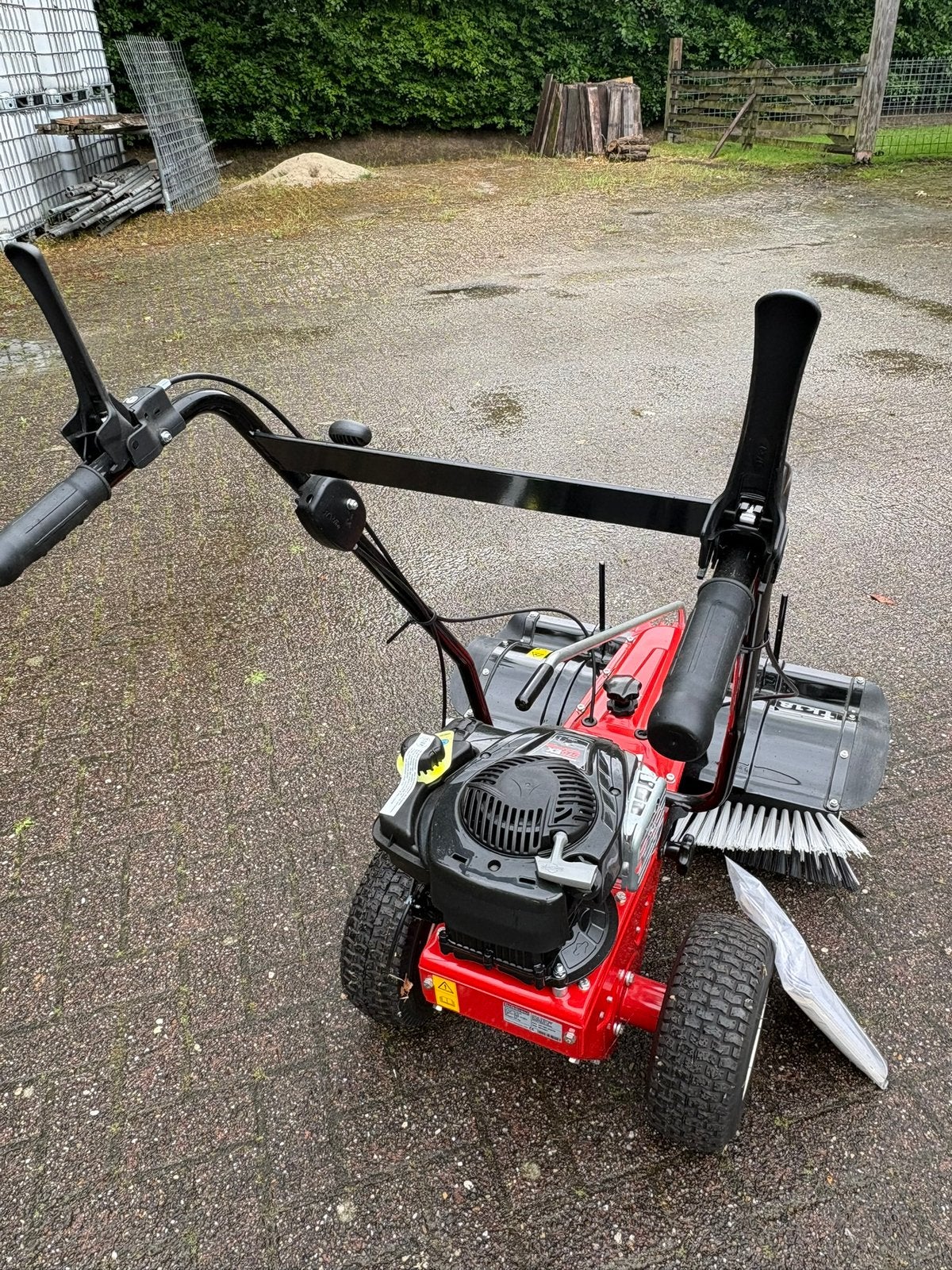 Nieuwe Tielburger TK 18 veegmachine briggs & stratton motor., Tuin en Terras, -, -, Nieuw, Ophalen of Verzenden