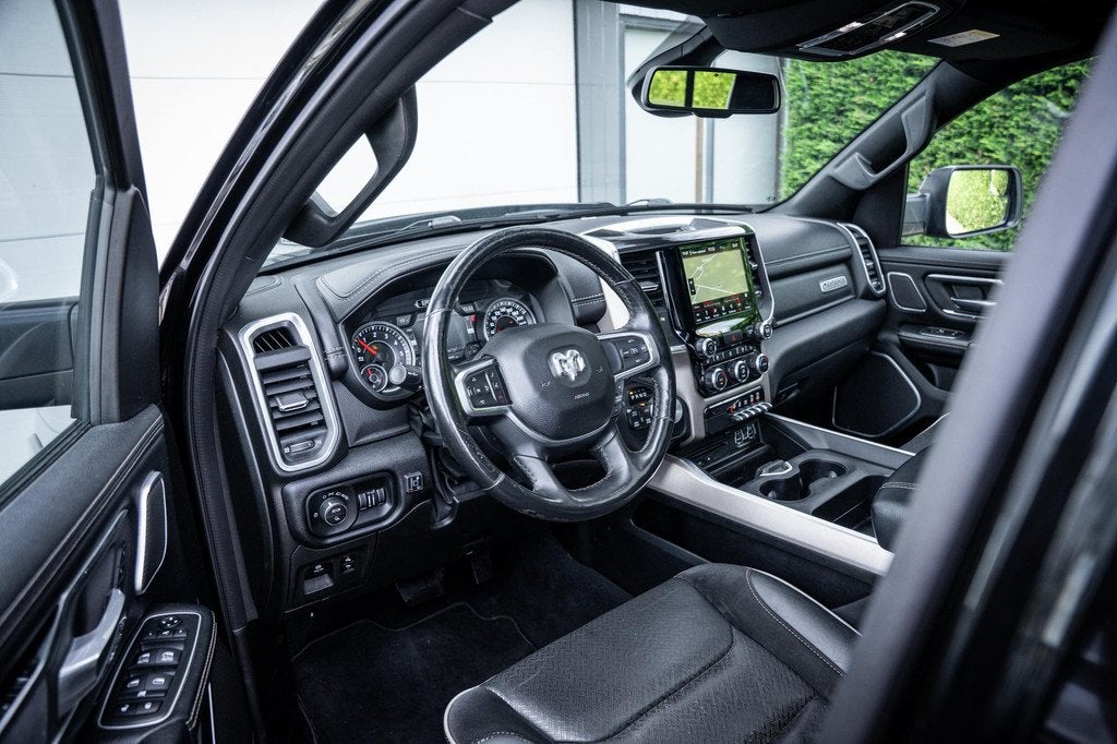 Dodge Ram 1500 5.7 V8 4x4 Crew Cab Laramie Vol-opties|Luchtv, Auto's, Dodge, Automaat, Gebruikt, 5654 cc, Stoelverwarming