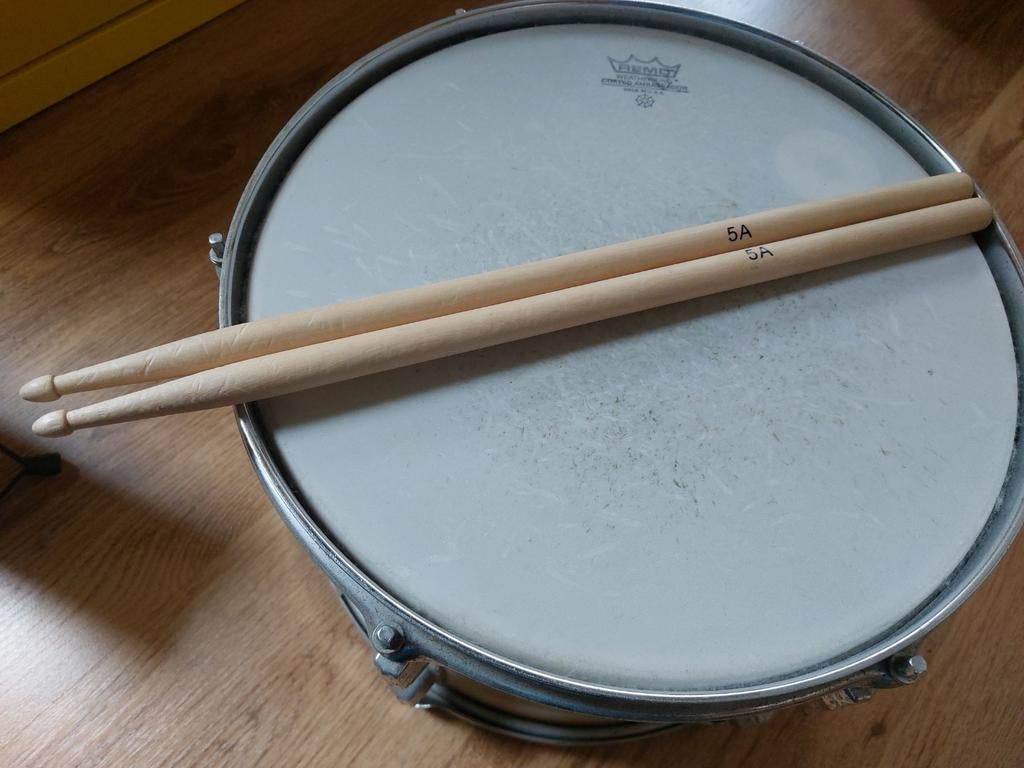 Leuke trommel om muziek mee de maken en 2 drum stokken., Ophalen, Zo goed als nieuw, Overige merken