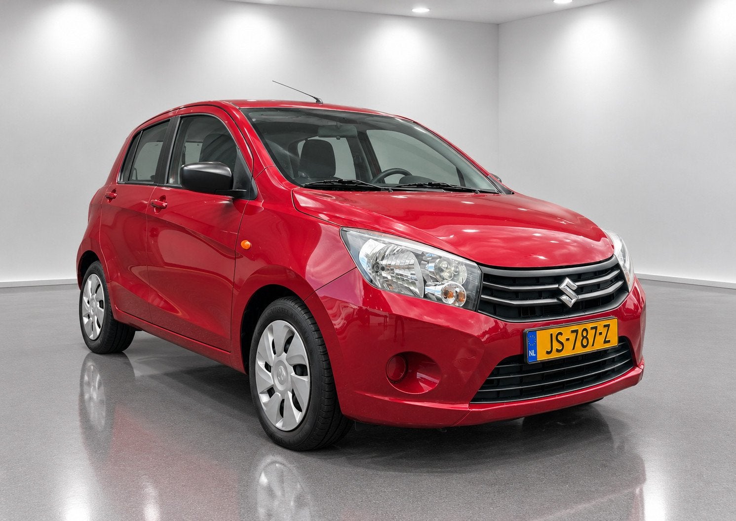 Suzuki Celerio 1.0 Comfort | Airco | Afneembare trekhaak | 5, Auto's, Gebruikt, 400 kg, 68 pk, Handgeschakeld