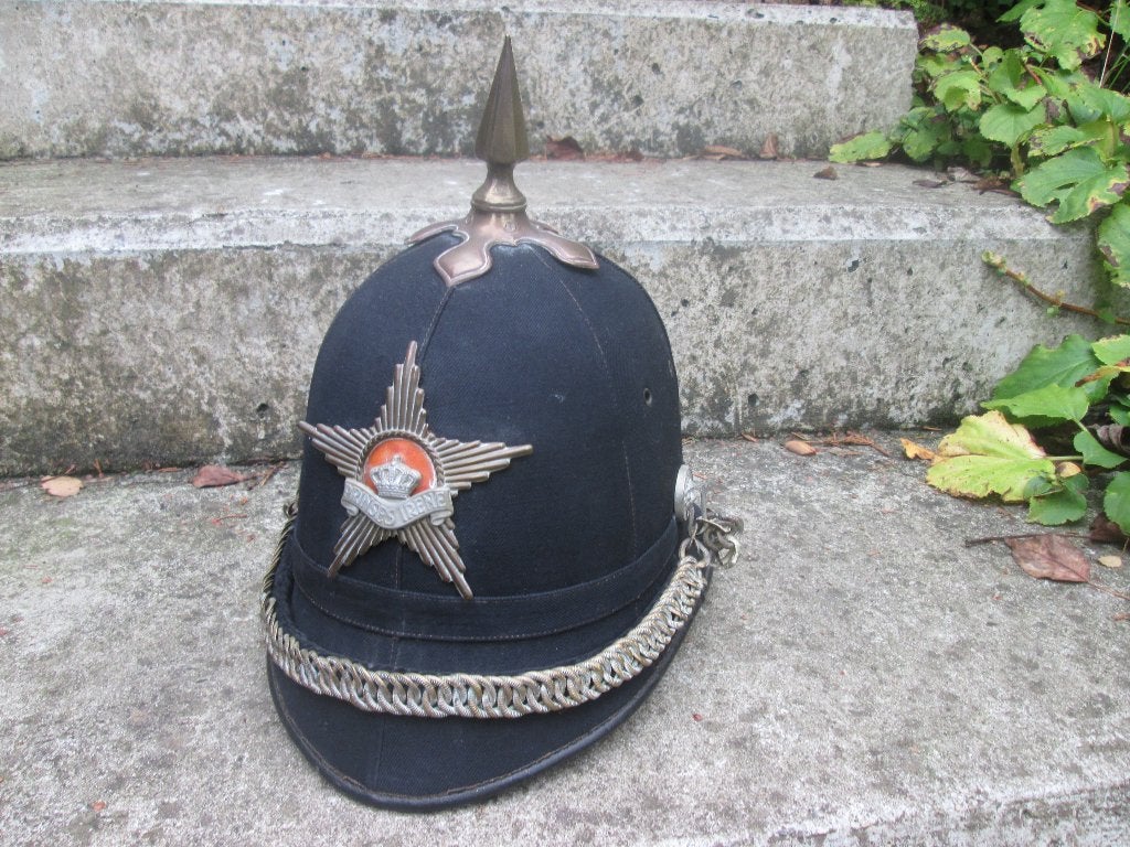Nederlandse pinhelm Prinses Irene Brigade, nette staat., Verzamelen, Ophalen of Verzenden, Landmacht, Nederland, Embleem of Badge