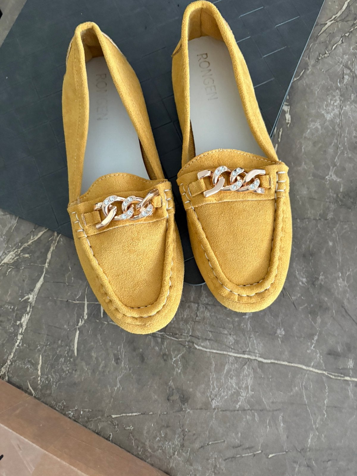 Nieuwe loafers 41, Kleding | Dames, Instappers, Geel, Nieuw, Ophalen of Verzenden