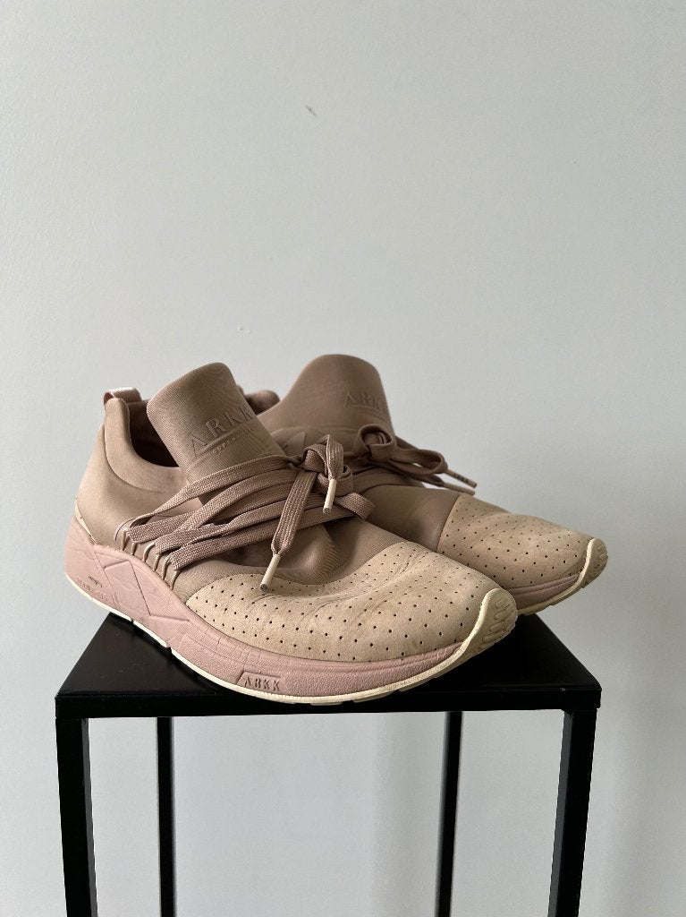 Heel goed salmon beige Arkk Copenhagen sneakers Raven 39, Kleding | Dames, Arkk, Beige, Ophalen of Verzenden, Sneakers of Gympen