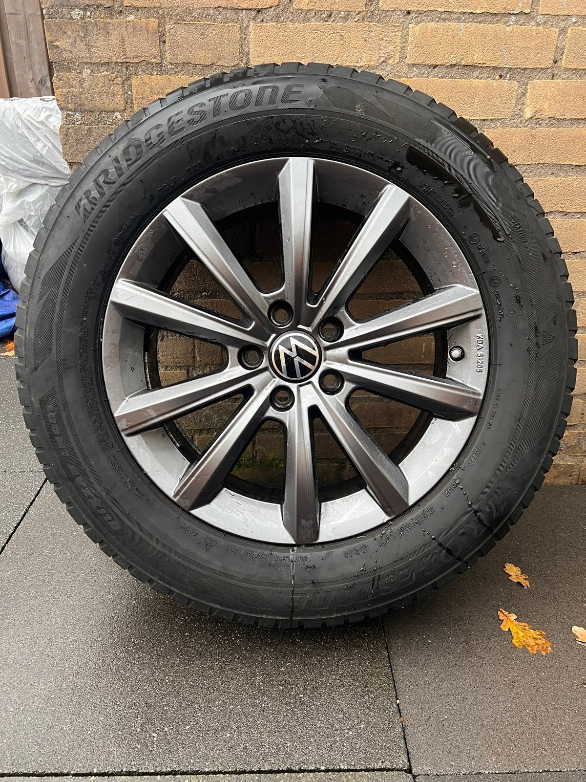 4x Bridgestone winterbanden 215/65/R17 met velgen, Ophalen, Banden en Velgen, 17 inch, Winterbanden
