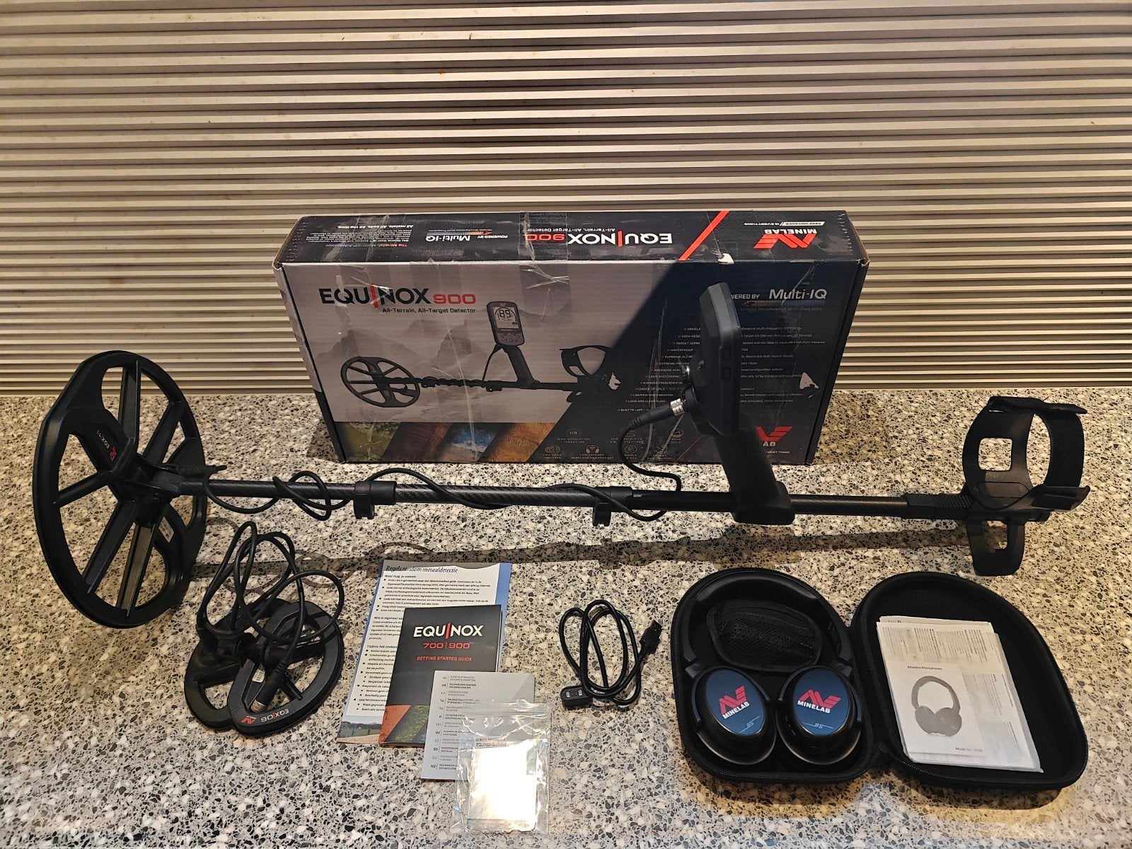 Minelab Equinox 900 Metaaldetector, Discriminatie metaaldetectie, Meer dan 30 cm, Ophalen of Verzenden, Zo goed als nieuw