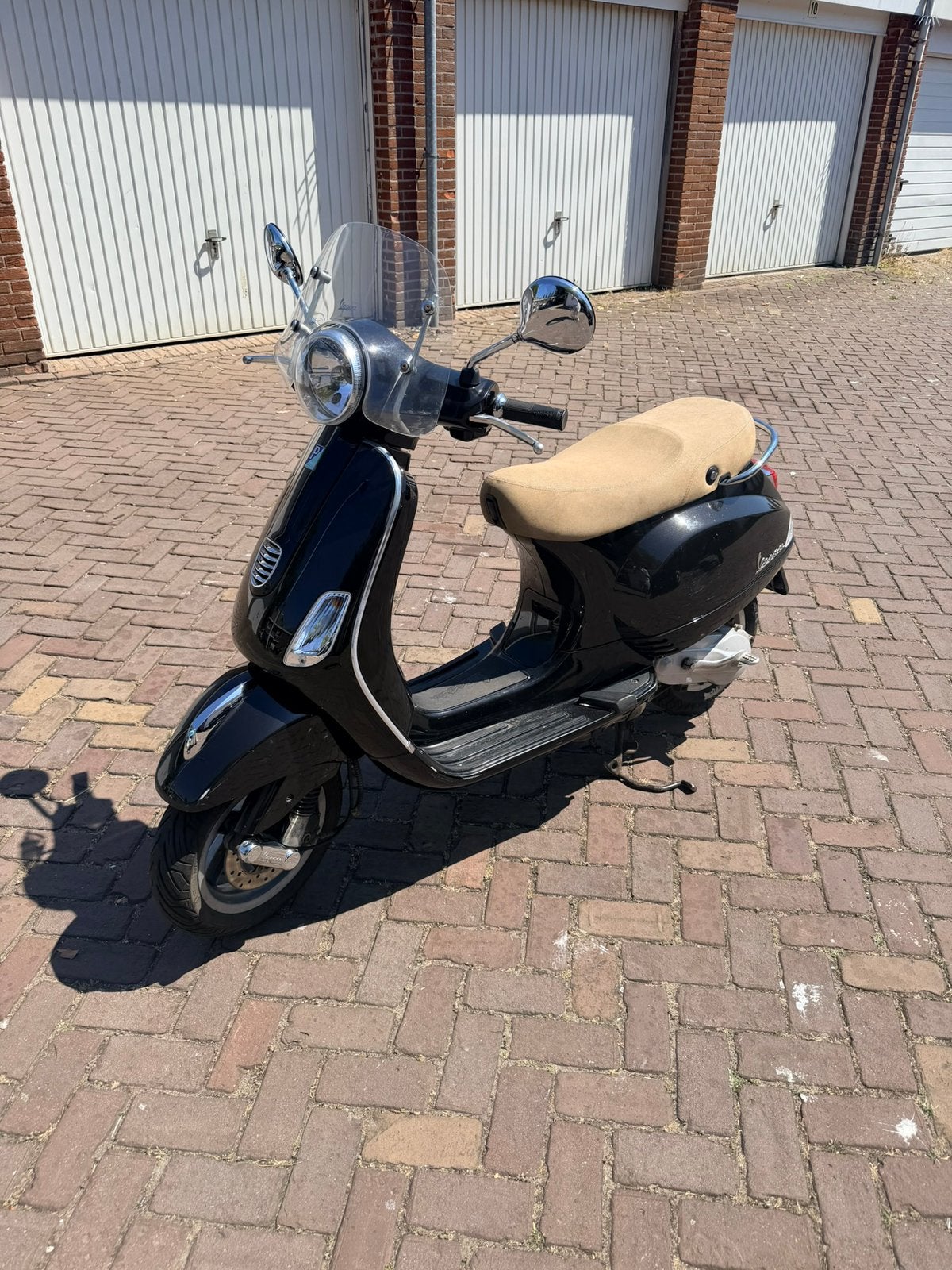 Vespa lx 2t brom 2013 mag in milieuzone!, Fietsen en Brommers, Scooters | Vespa, Maximaal 45 km/u, Ophalen of Verzenden, Zo goed als nieuw
