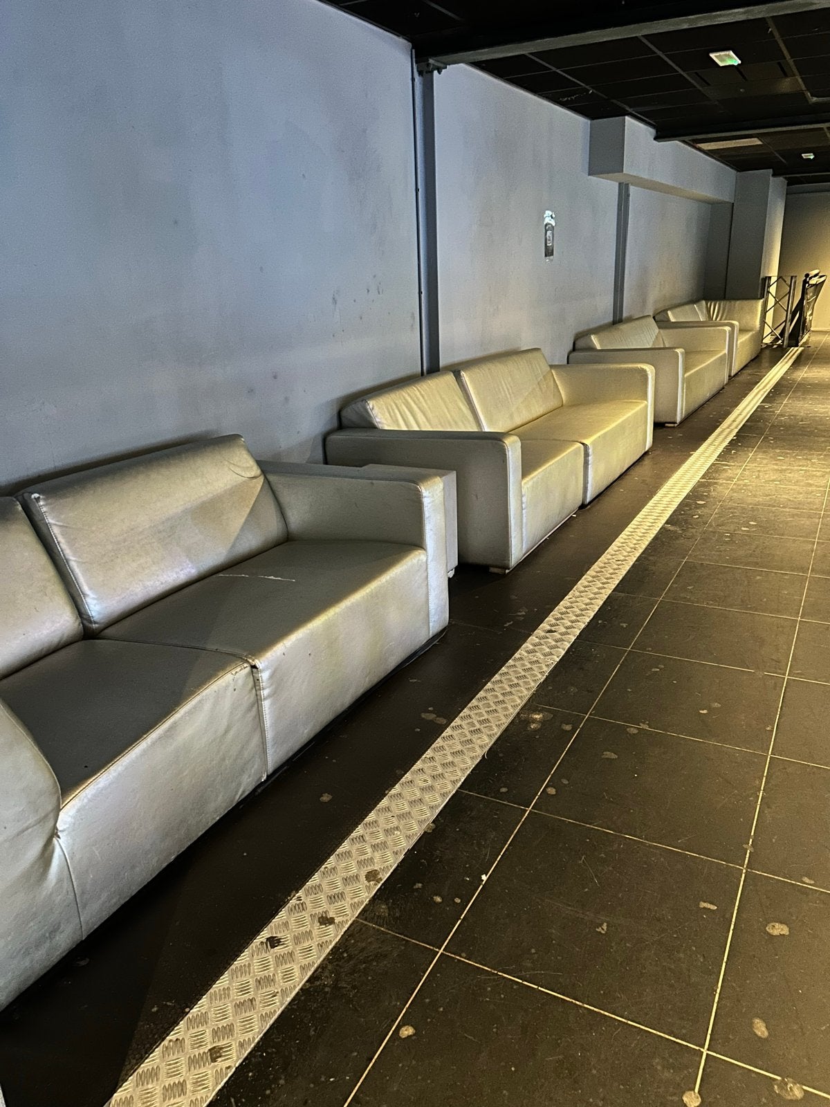 Horeca Banken, Ophalen, Gebruikt, Driepersoons, Rechte bank