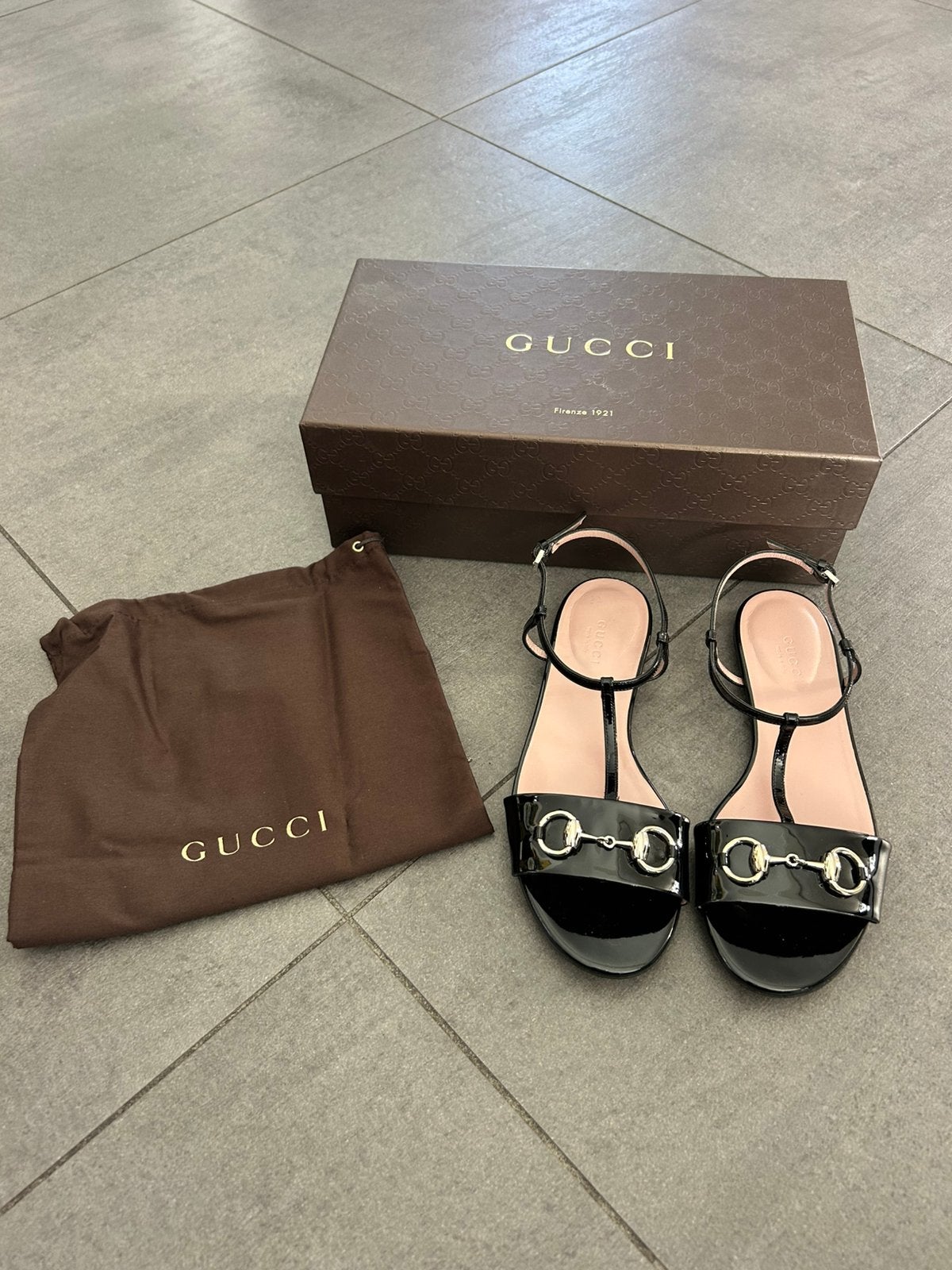Nieuwe Gucci dames sandaaltjes maat 37, Zwart, Nieuw, Sandalen of Muiltjes, Ophalen of Verzenden