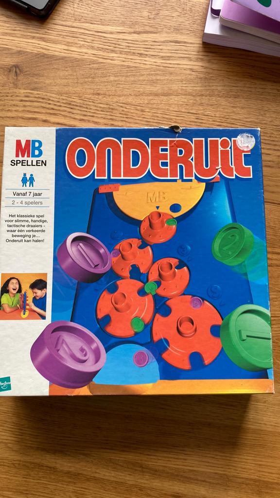 MB Spellen Onderuit - Tactisch bordspel, Drie of vier spelers, Ophalen of Verzenden, Gebruikt