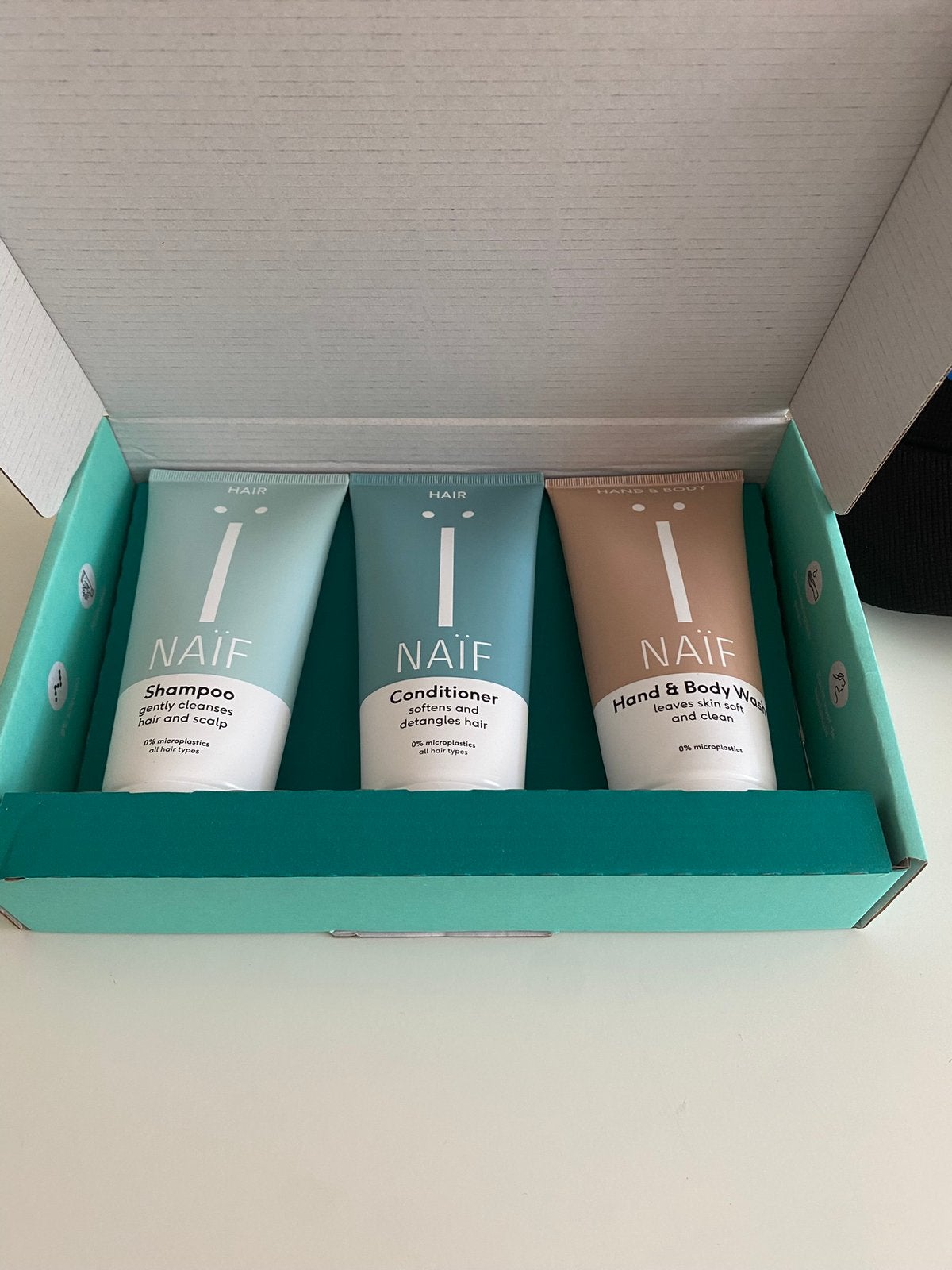 Naïf shampo conditioner hand en body wash, Sieraden, Tassen en Uiterlijk, Uiterlijk | Lichaamsverzorging, Ophalen of Verzenden