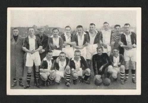 Voetbalplaatje Emmen 1939 (45)., Ophalen of Verzenden, Zo goed als nieuw