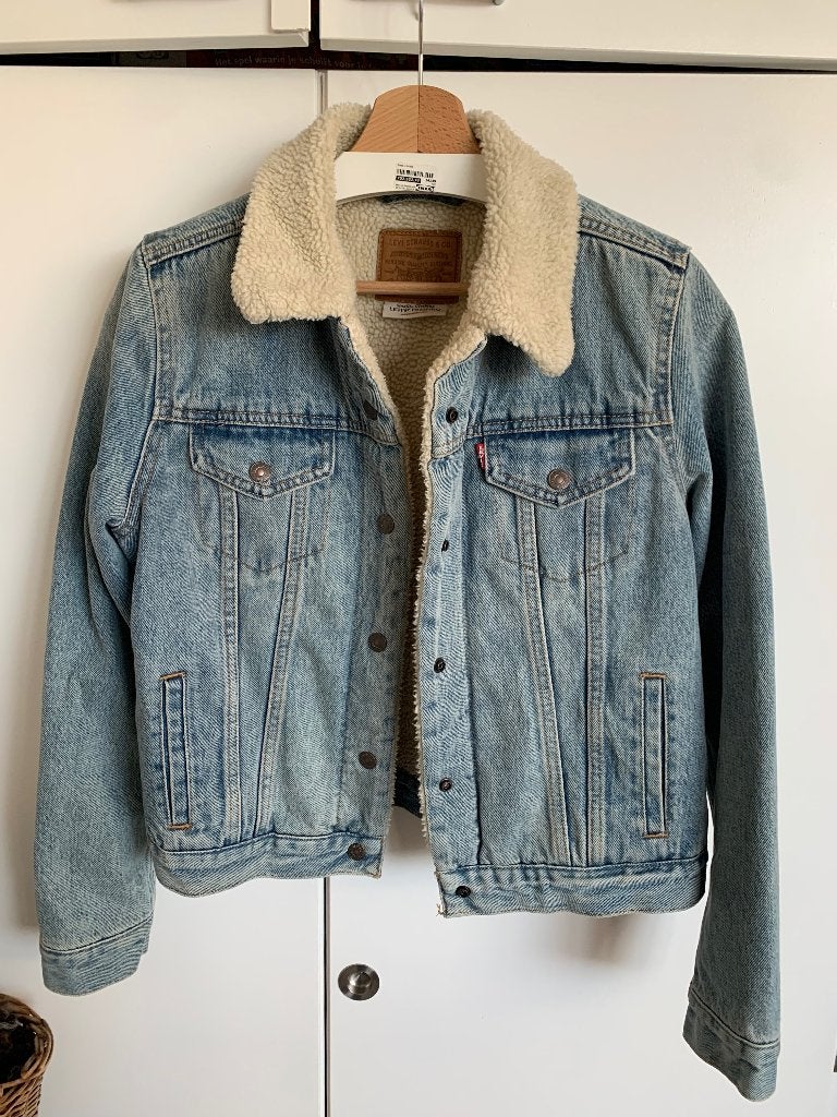 Levi’s sherpa trucker dames jasje maat m, Maat 38/40 (M), Blauw, Ophalen of Verzenden, Zo goed als nieuw