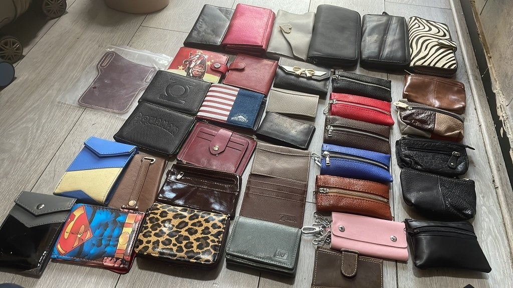 Grote partij portemonnees, kaarthouders & etuis, Ophalen of Verzenden, Nieuw, Overige kleuren