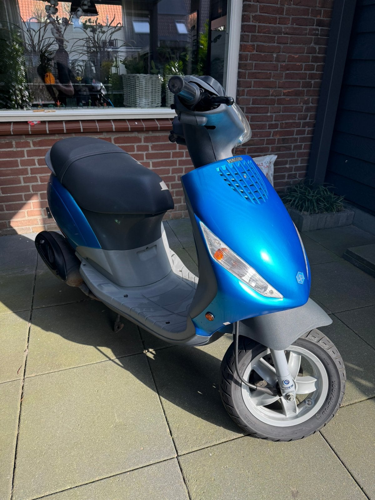 Piaggio zip 2t 2takt 2005 a1 brom nieuwstaat origineel, Fietsen en Brommers, Scooters | Piaggio, Ophalen of Verzenden, Zo goed als nieuw