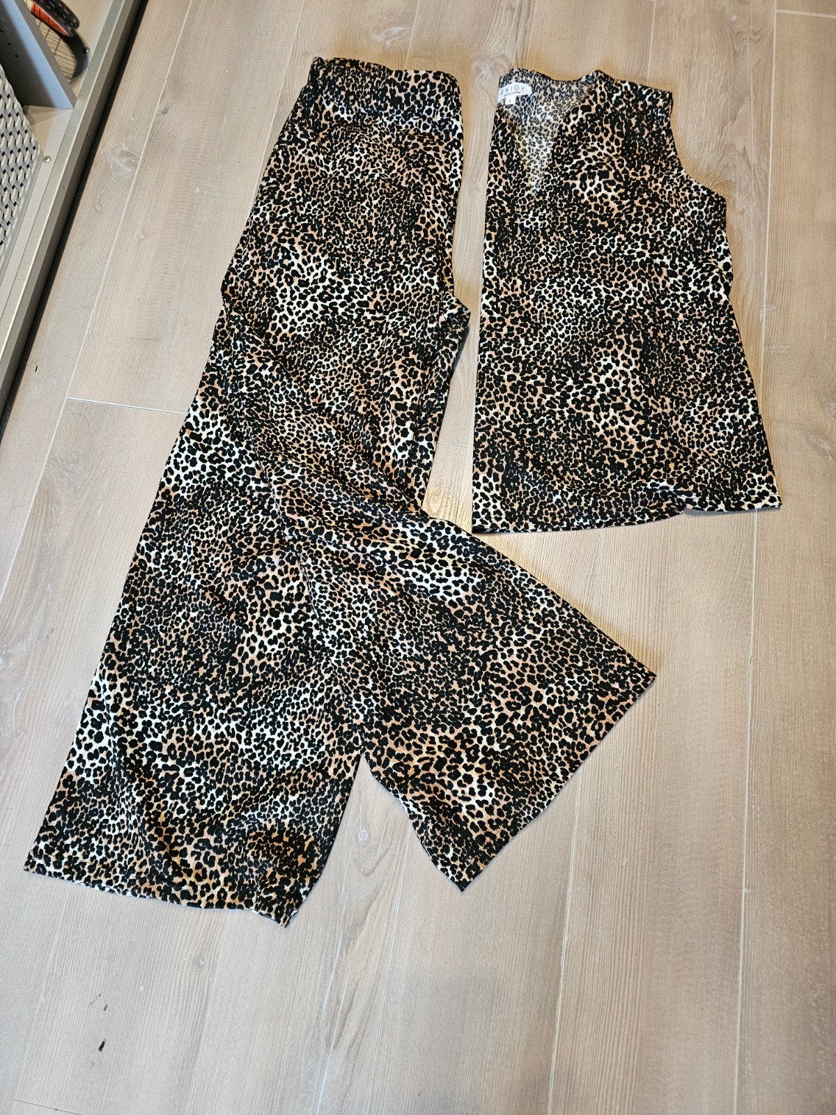 ENJOY Leopardprint set van broek en top - Maat L, Meerkleurig, Maat 42/44 (L), Ophalen of Verzenden, Zo goed als nieuw