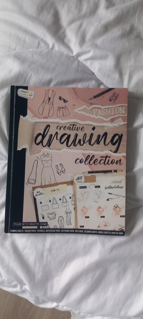 Creative Drawing Collection - Zo goed als nieuw tekenboek, Ophalen of Verzenden