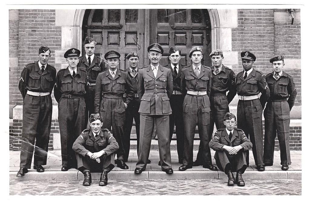 Foto - Militairen Militair Uniform Kazerne Nijmegen Reijnen, 1960 tot 1980, Gebruikt, Foto, Ophalen of Verzenden