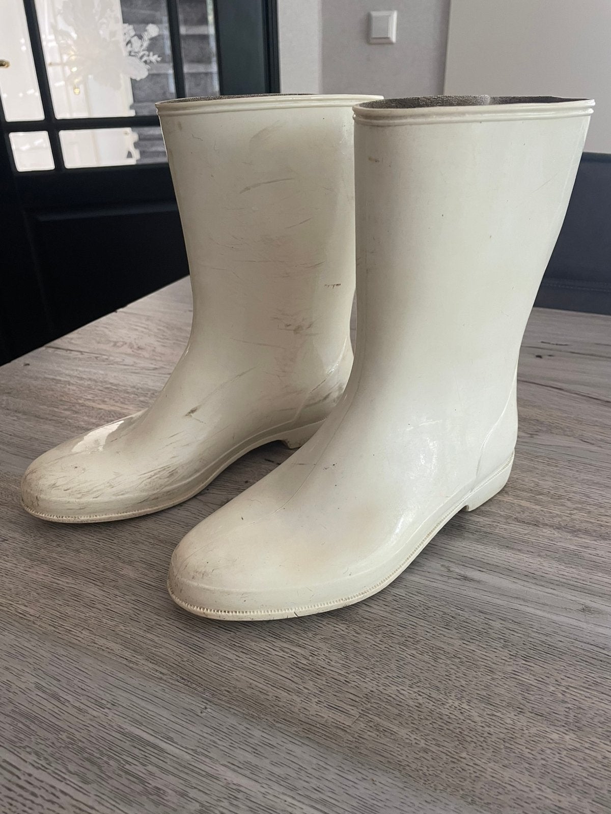 Rubber laarzen maat 39. Kleur wit, Ophalen of Verzenden, Zo goed als nieuw, Wit, Hoge laarzen