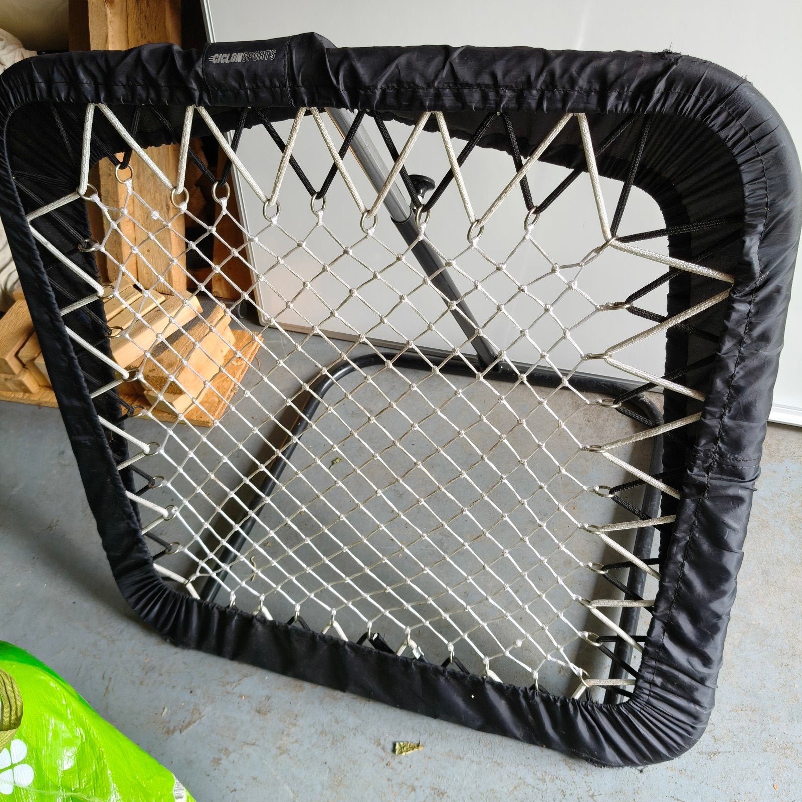 Ciclón Sports voetbal rebounder Bouncer Kickback 88 x 88 cm, Sport en Fitness, Voetbal, Ophalen of Verzenden, Gebruikt, Overige typen