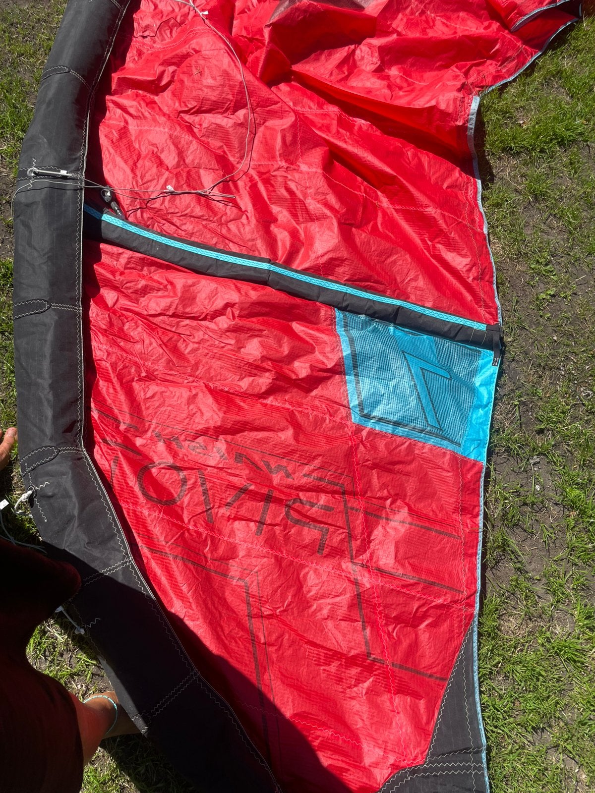 Naish pivot s28 7 en 9 meter. Torque 2 bar., Geen board, Ophalen of Verzenden, Zo goed als nieuw